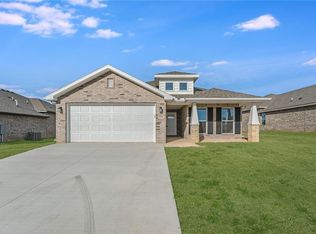 1916 Porter St, Pea Ridge, AR 72751