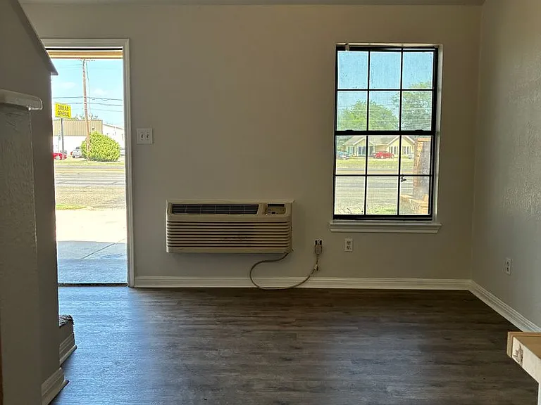 Lacy Loft — Photo 15