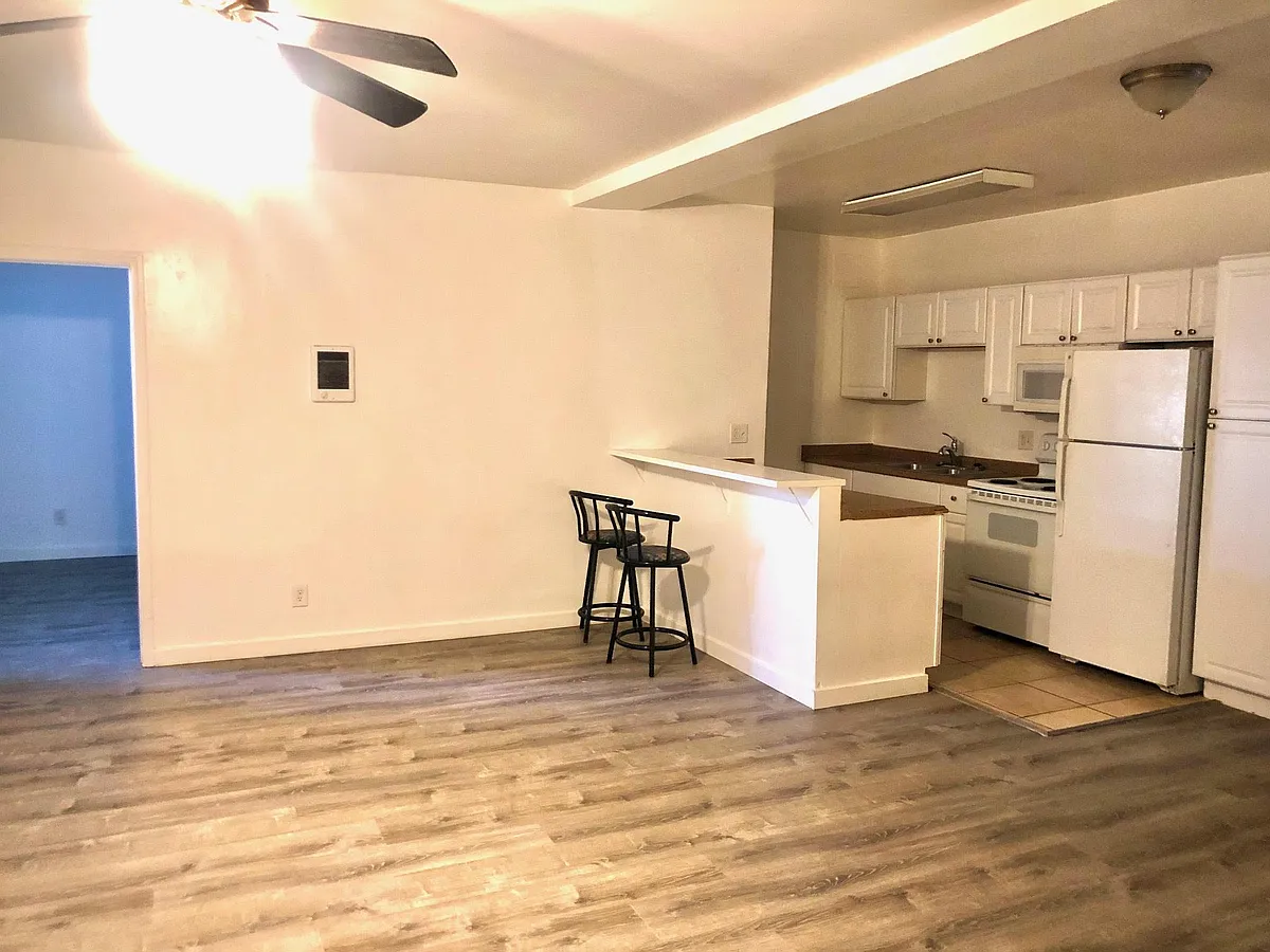 Building Photo - 1341 Rosecrans St