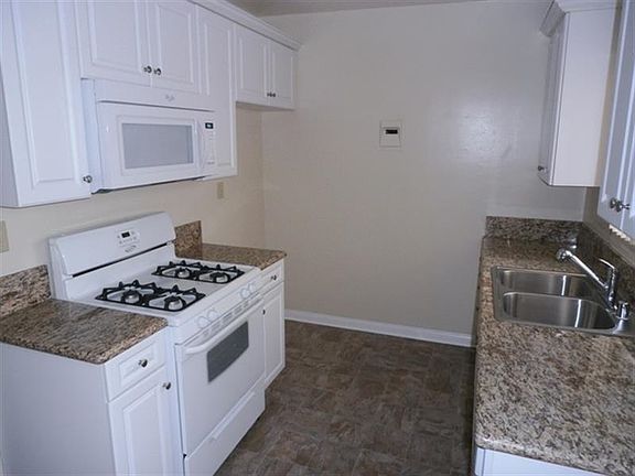 4th image of 211 N Isabel St APT 1