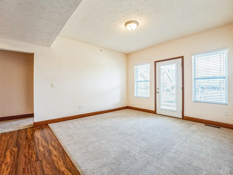 Highland Park Apartment Homes — Photo 40