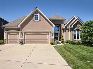 1010 SW Fiord Dr, Lees Summit, MO 64081