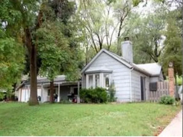 4313 Commerce Dr, West Des Moines, IA 50265