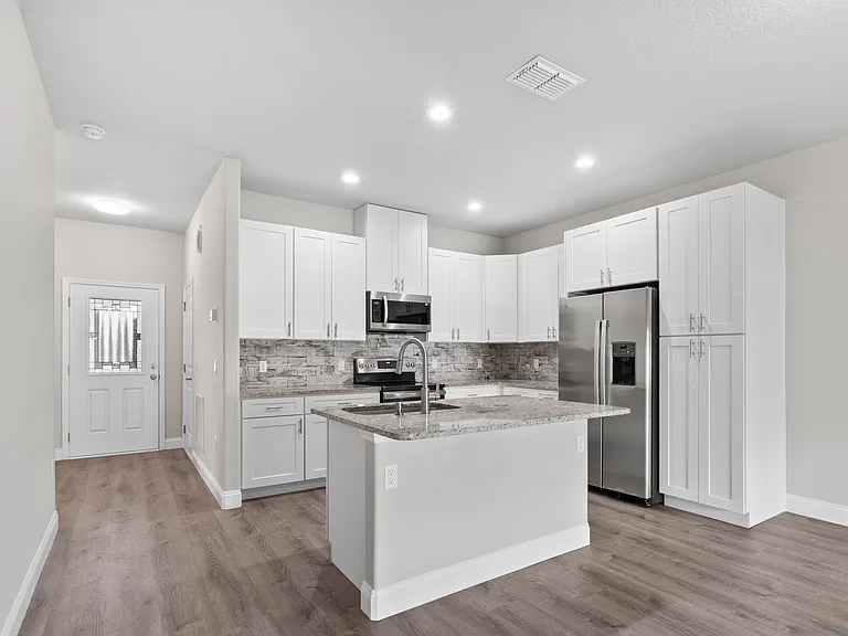 8 Regina Ln #B — Photo 7