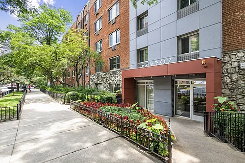 Reside 707 Photo 1