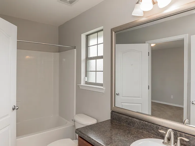 8770 Kennedy Dr — Photo 25