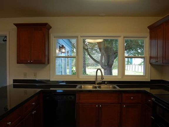 5th image of 6604 E Portland Ave