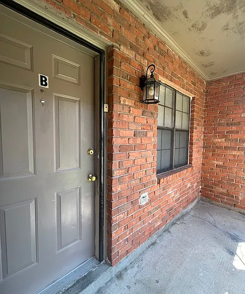 1506 Delplaza Dr #B — Photo 5