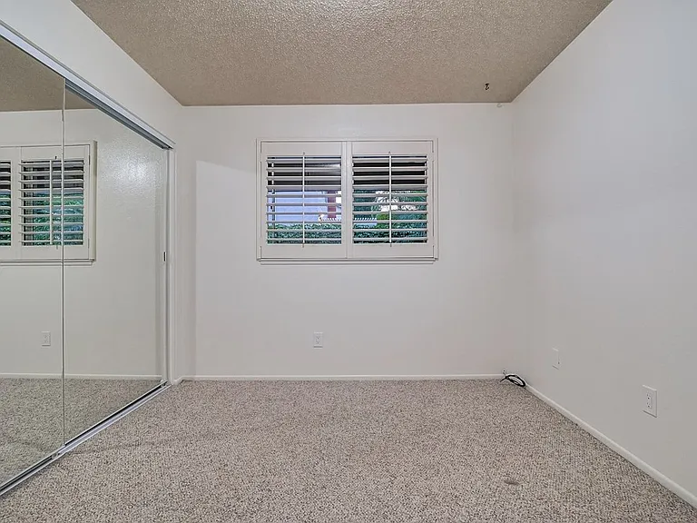 929 Darlene Ct — Photo 36