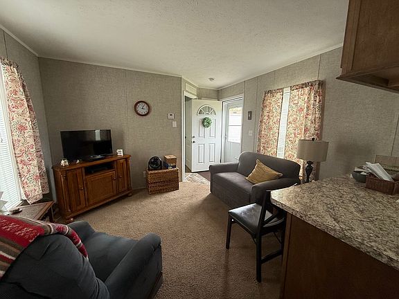 5th image of 3132 Cranberry Hwy #4