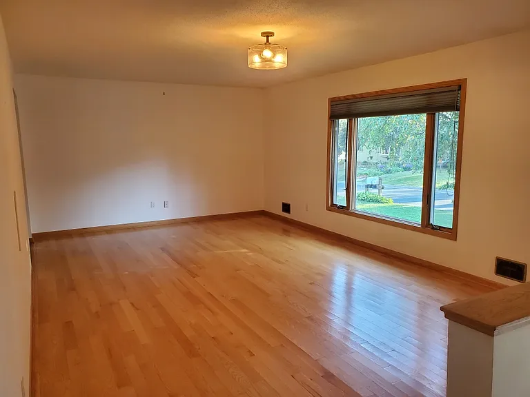 2117 Fern Ln — Photo 8