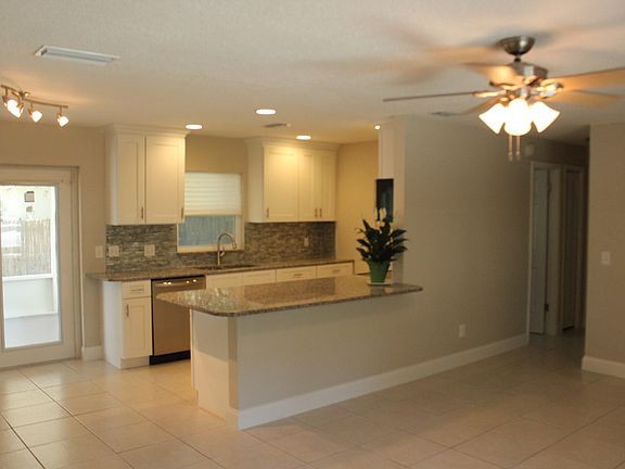 4th image of 1023 Tompkins Dr