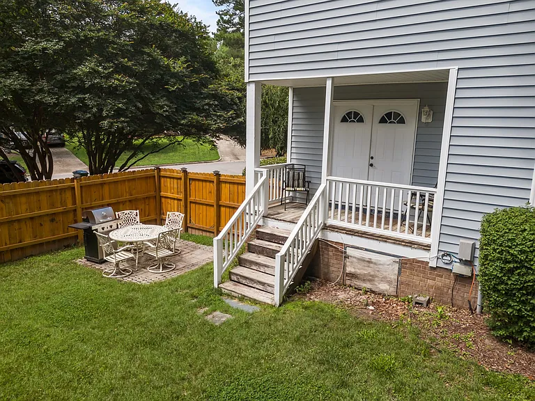 112 Autumn Ridge Dr — Photo 4