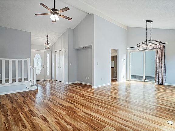 5th image of 134 Woodbridge Ln