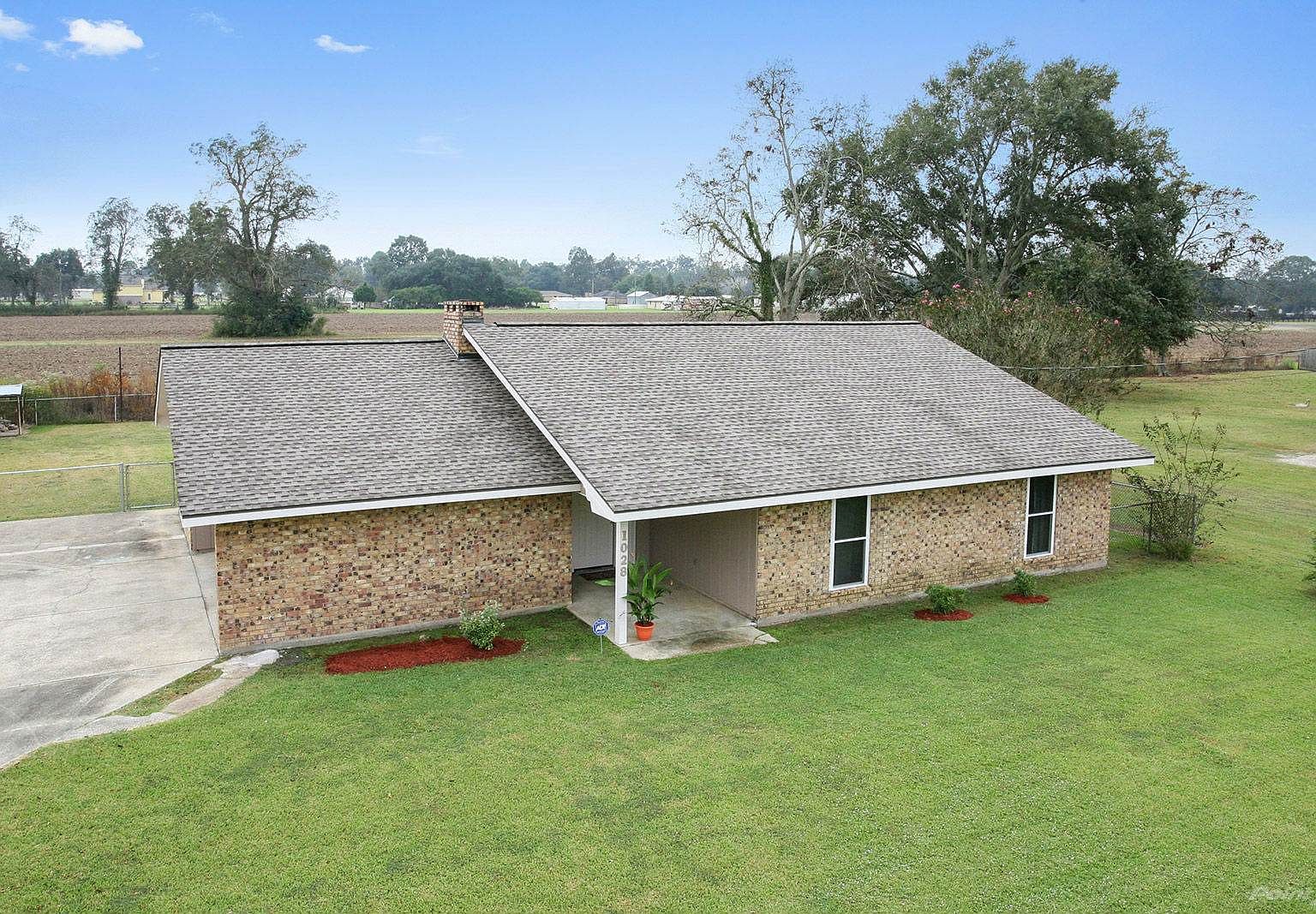 1028 Madeline Hts, Breaux Bridge, LA 70517 Zillow