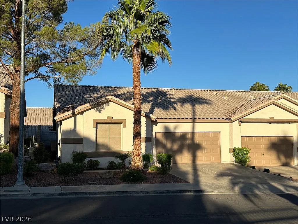 3 bed, 2.0 bath, 1311 sqft, $1,946 — Photo 1