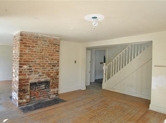 3rd image of 413 W 28th St
