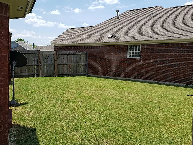 1113 Stafford Dr — Photo 38