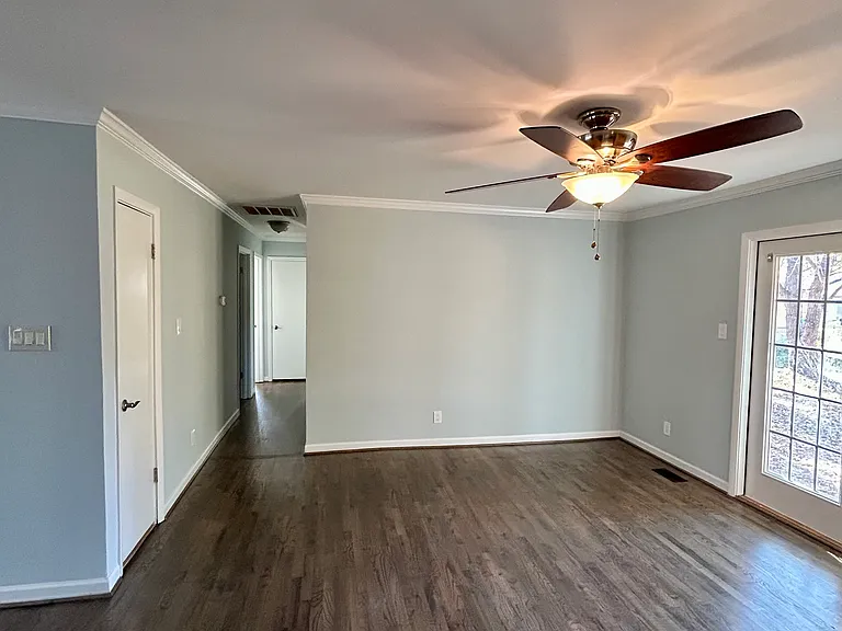 5305 Tabor Ct — Photo 9