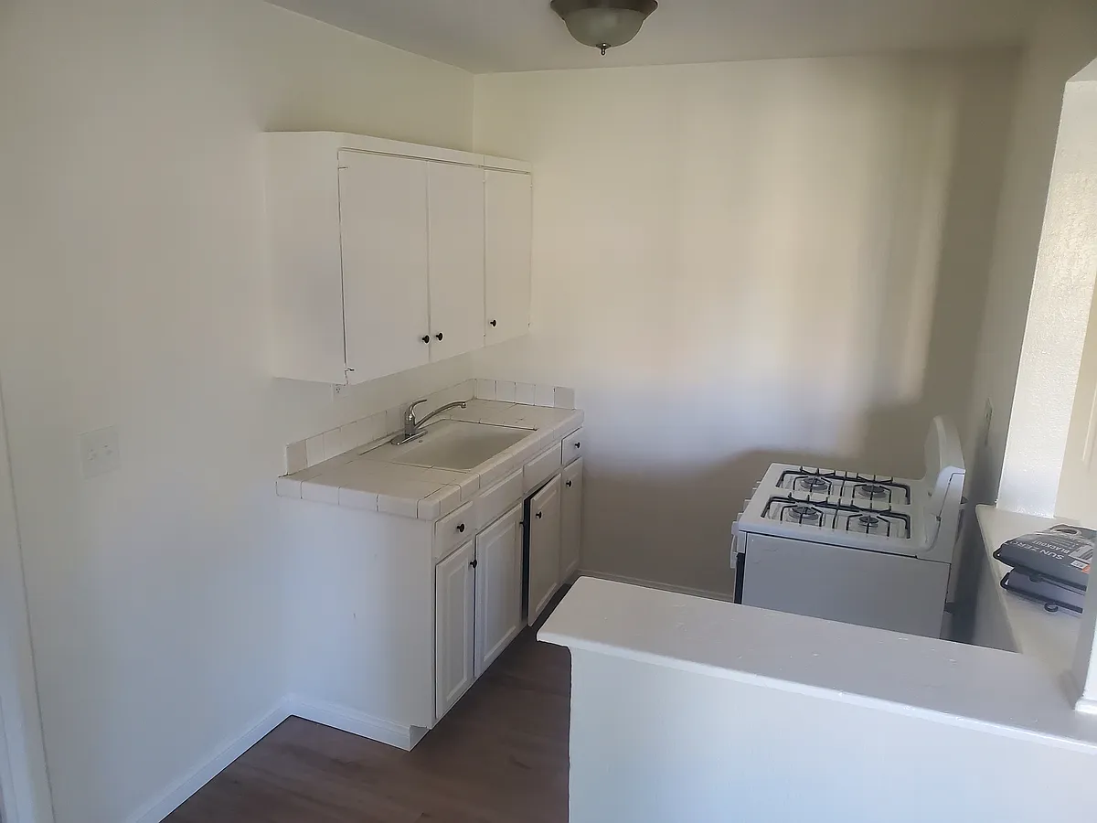 Building Photo - 12512 Keel Ave #4
