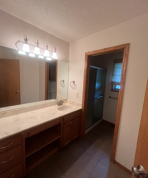 653 Parkwood Cir — Photo 16