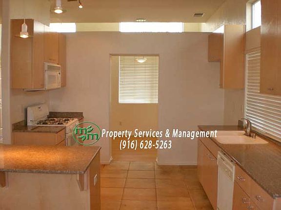 8263 Boulder Field Way Kitchen_07242013