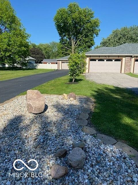 1st image of 414 Glenn Knecht Dr