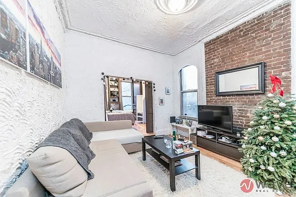 Rented by Gioia Realty | media 45