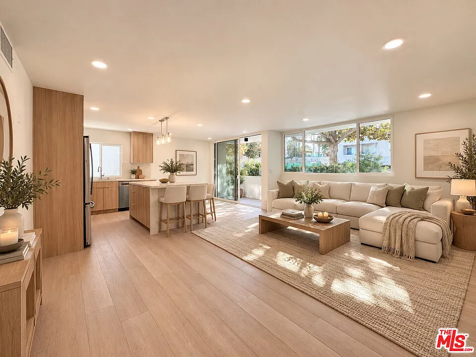 1 bed, 1.0 bath, $3,600 — Photo 2