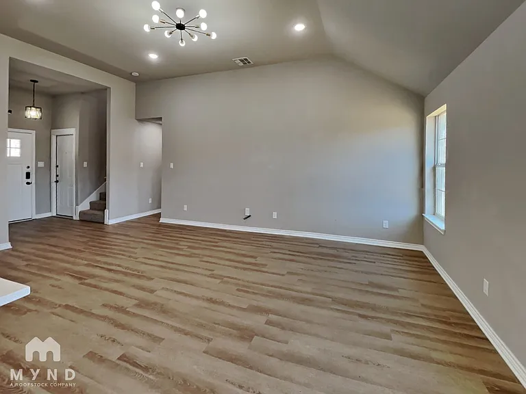5401 Ashworth Ct — Photo 4