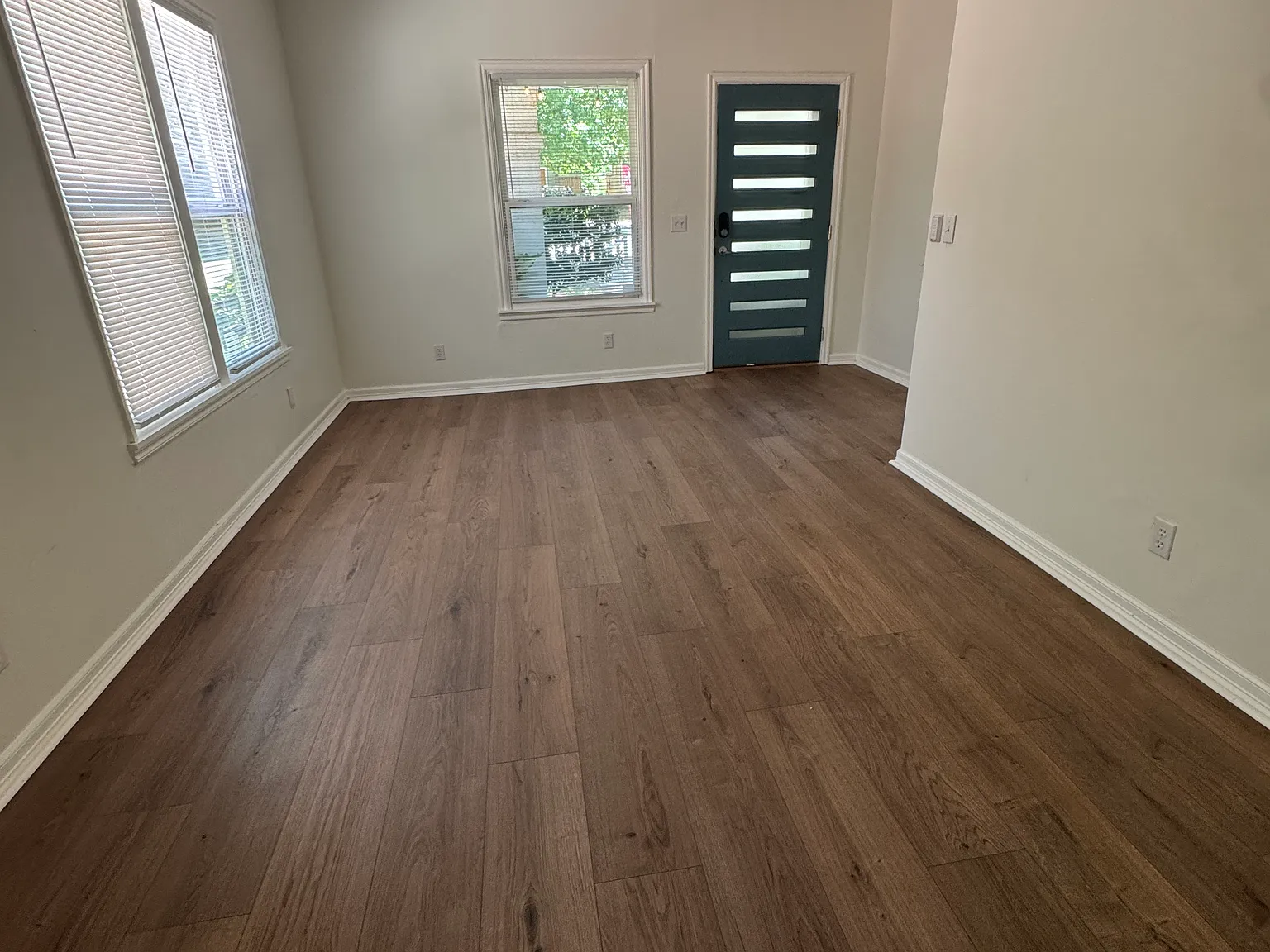 4 bed, 2000 sqft, $2,500 — Photo 2