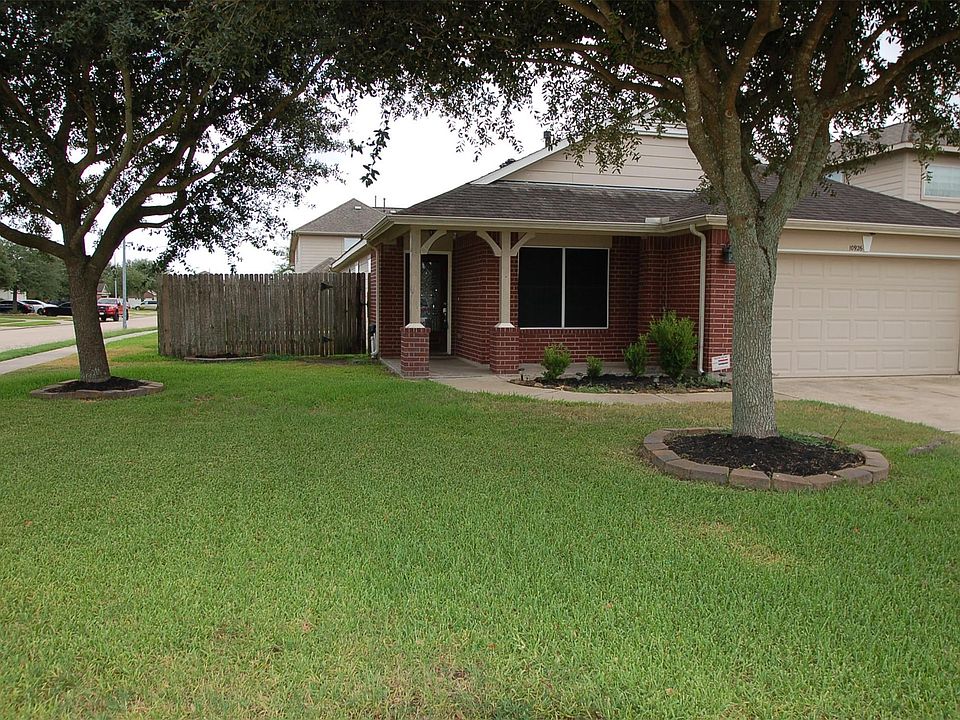 1st image of 10926 Barker Gate Ct
