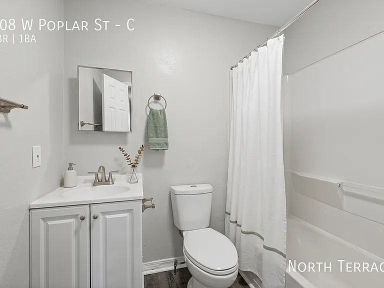 Poplar Place — Photo 17