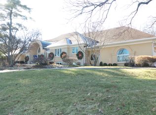 8497 Arrowhead Farm Dr, Burr Ridge, IL 60527