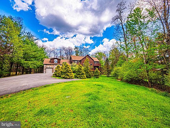 2nd image of 71 Jakes Dr