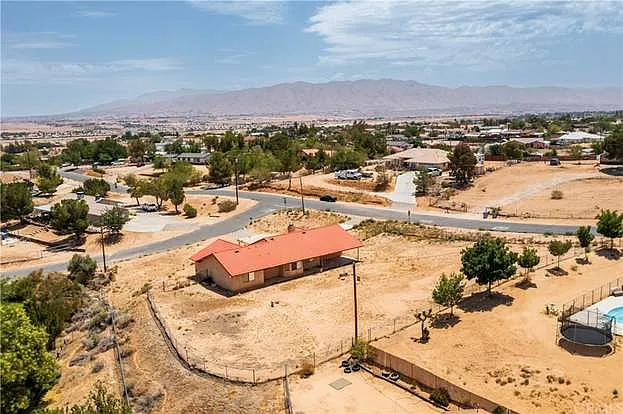 10912 Moreno Ave — Photo 43