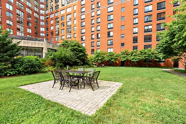 Sold by Compass | media 9