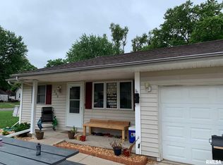 200 N Orchard St, Mackinaw, IL