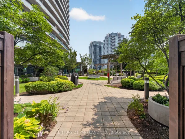 155 Legion Rd N #1103, Toronto, ON M8Y 0A7