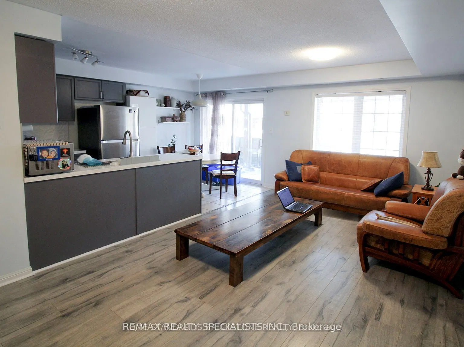 3 bed, $2,950 — Photo 2