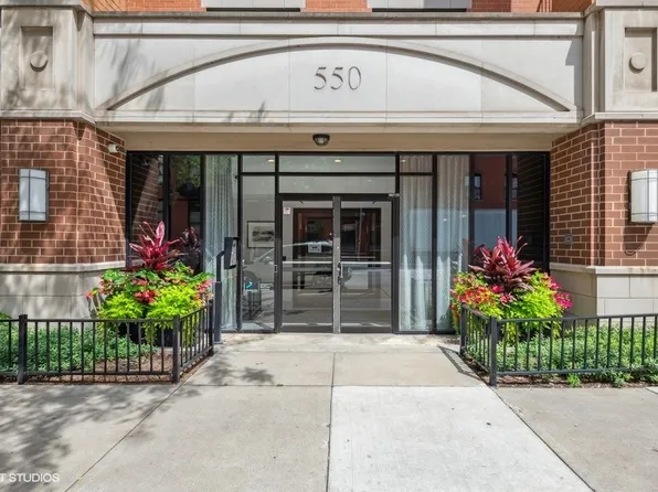 550 W Fulton St APT 203, Chicago, IL 60661