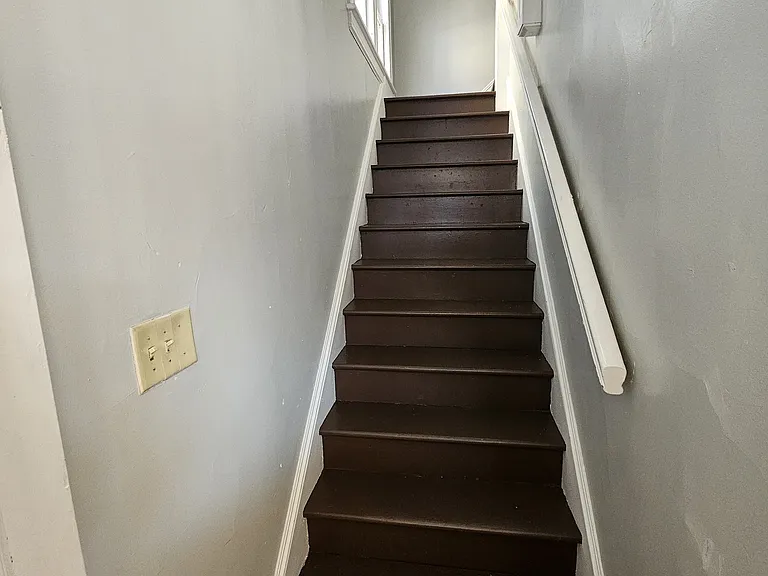 592 Laurel Ave #2 — Photo 6