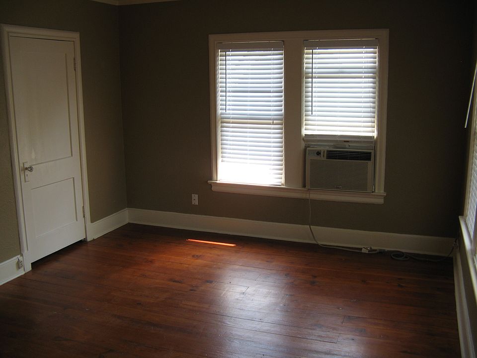 2nd image of 6127 Goliad Ave APT 4