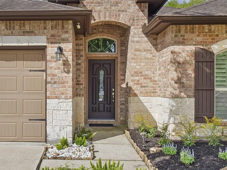3831 Daintree Park Dr — Photo 2