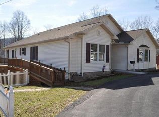 1029 Ridge Ave NW, Norton, VA 24273