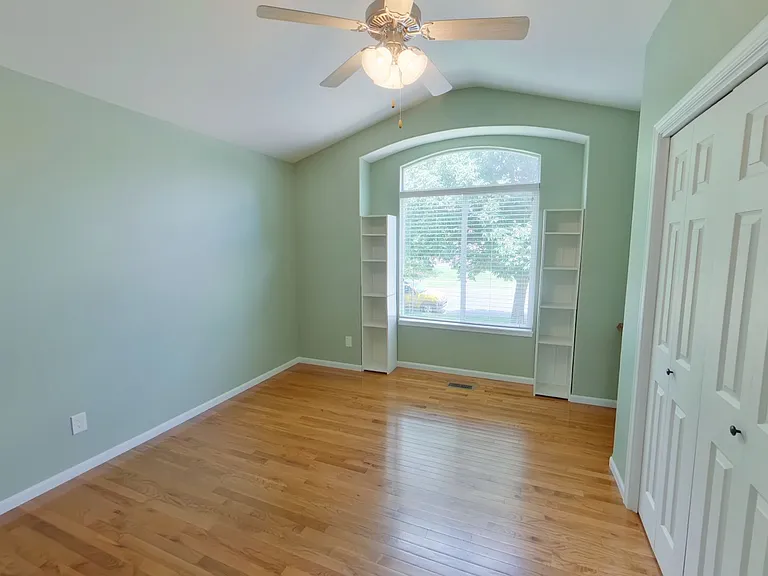 503 W Douglas Ave — Photo 8
