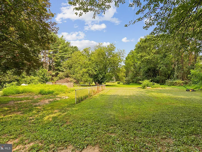 8755 Trinity Ln — Photo 6