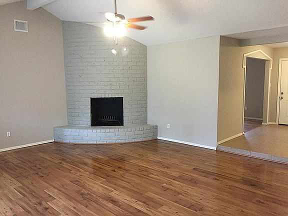 5th image of 11814 Burlingame Dr