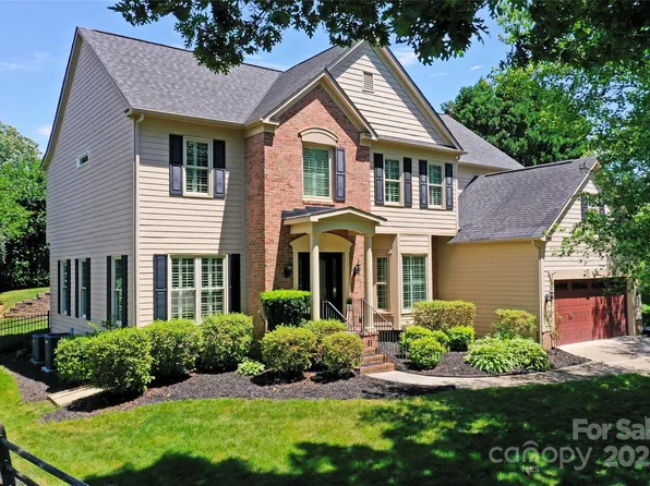 6206 Glencairn Ct, Charlotte, NC 28269