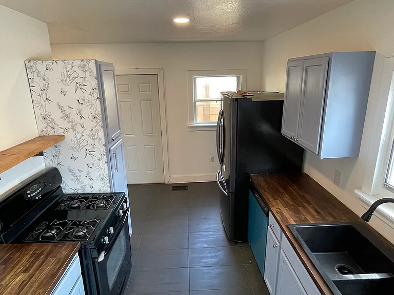 1114 Lomas Blvd NW #1 — Photo 4